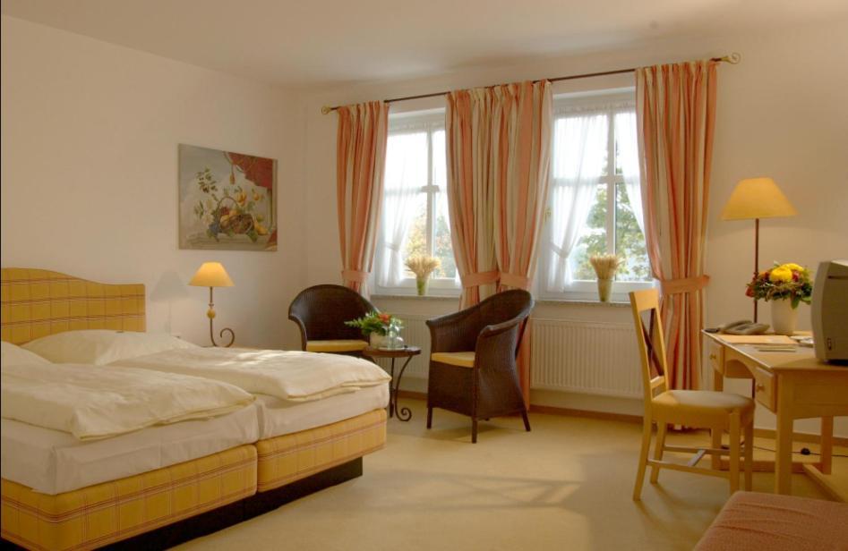 Baerenkrug Hotel Molfsee Kamer foto