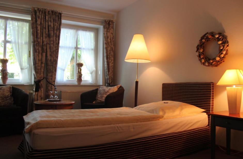 Baerenkrug Hotel Molfsee Kamer foto